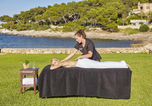 For a Scenic All-Encompassing Stay in Mallorca, Head to Blau PortoPetro Beach Resort &amp; SpaSe