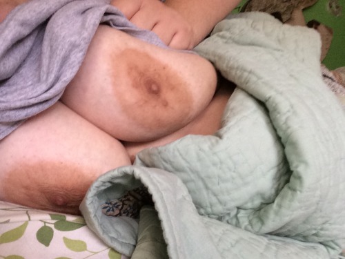 pleasantpeas:  Squish me