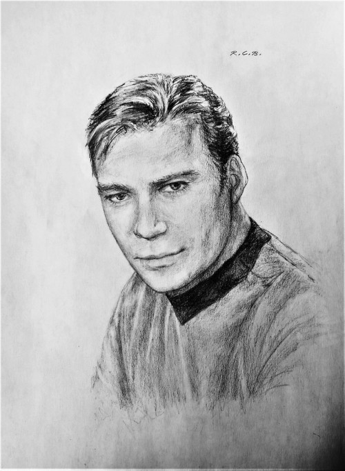 randomcreativitybursts: Kirk psst his eyes follow you around if you move Spock