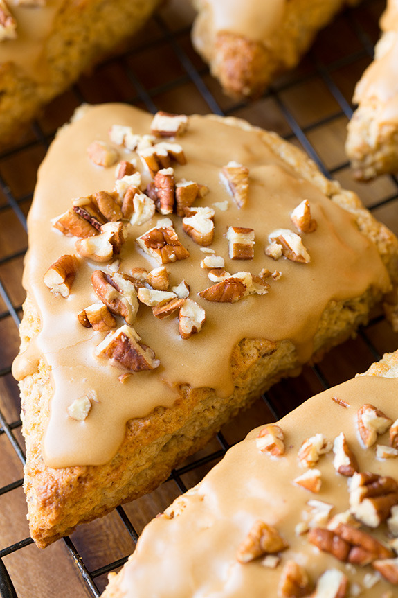 foodffs:  Maple Oat Pecan SconesReally nice recipes. Every hour.Show me what you