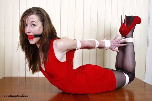 https://femalesinbondage.tumblr.com/post/79929637106