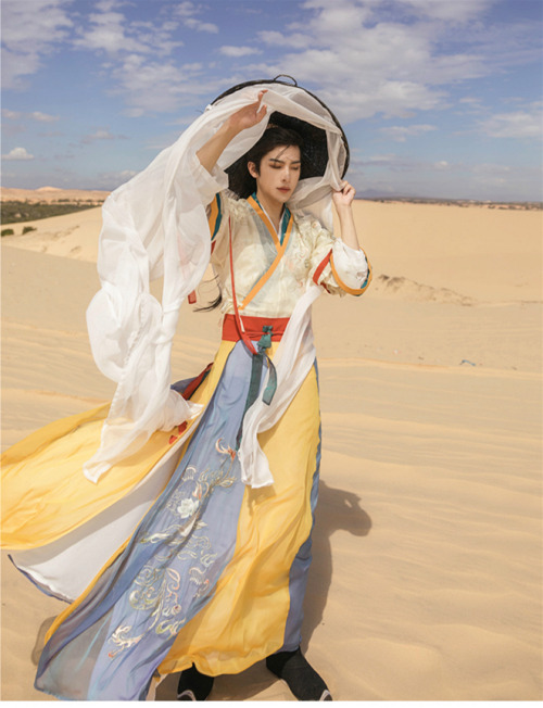 hanfugallery:chinese hanfu by 宴山亭