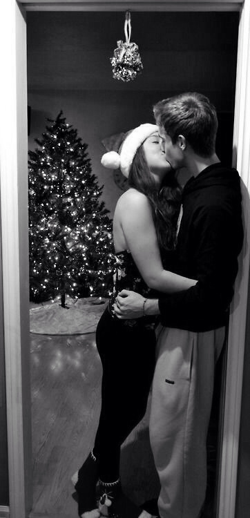 no-more-sad-lullabys:Love on We Heart Ithttp://weheartit.com/entry/92046497/via/Cmiyc adult photos