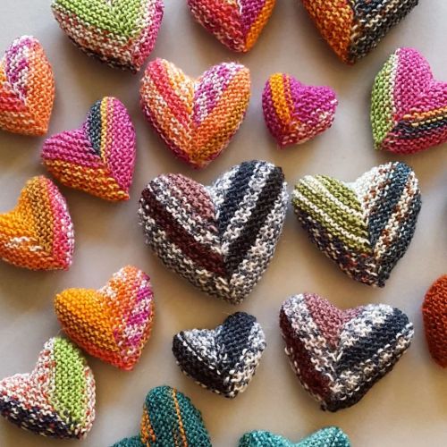 Valentine&rsquo;s Day is coming soon A nice reason to knit a few of these lovely little hearts t