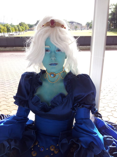 Ice Queen: [x]Photographer: [x] We went as Ice Queen and Fionna to Sydney Supanova, it was a lot of 