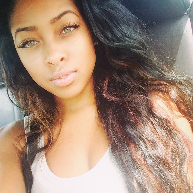 bombshellssonly:  @iamnikaylaxo 💋
