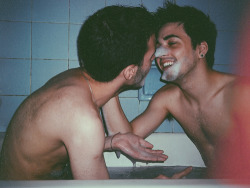 A blog about gay love and intimacy.. and a little 