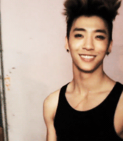 deahyun:  those arms…ಥ_ಥ  