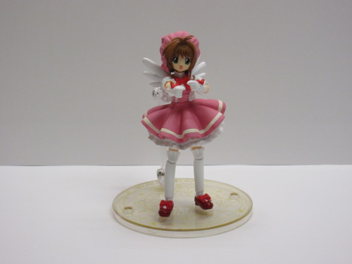 thecardcaptormuseum:  Just playing around with my new figure. I can see why people like these, though I can’t imagine owning a lot of them. It takes so long to lock the pieces in and out. Maybe I’m just being too delicate.