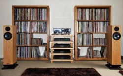 vinylandgeekstuff:  Music 