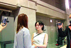 missarabbit: bananamina: sae comforting sayanee after her graduation announcement.