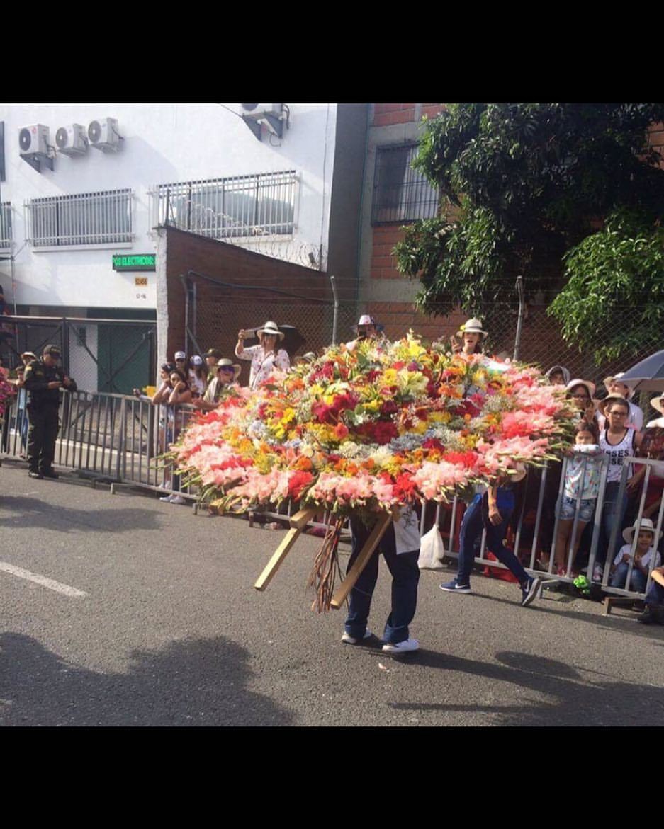 #feriadeflores2017 #desfiledelossilleteros #medellin