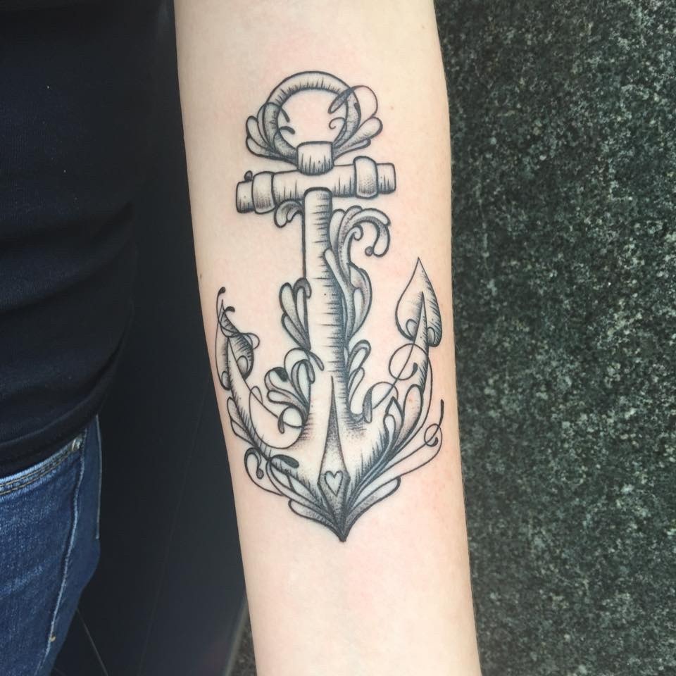 1337tattoos:  A baroque anchor done by art faktors’ Nadine ❤️ On my arm now