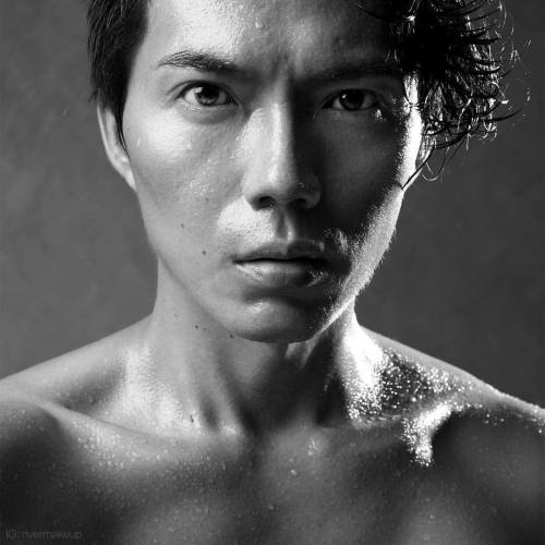 Self-Portrait: Towel Me #rivermakeup #makeupartist #thaimakeupartist #makeupartistlife #portrait #se