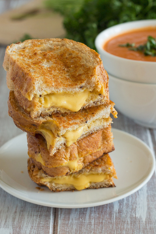 verticalfood:
“Vegan Grilled Cheese Sandwiches (by Vegan Yumminess)
”