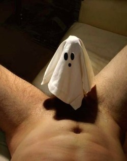 2hot2bstr8:  …well that ghost doesn’t scare meツ *lickkkkk*