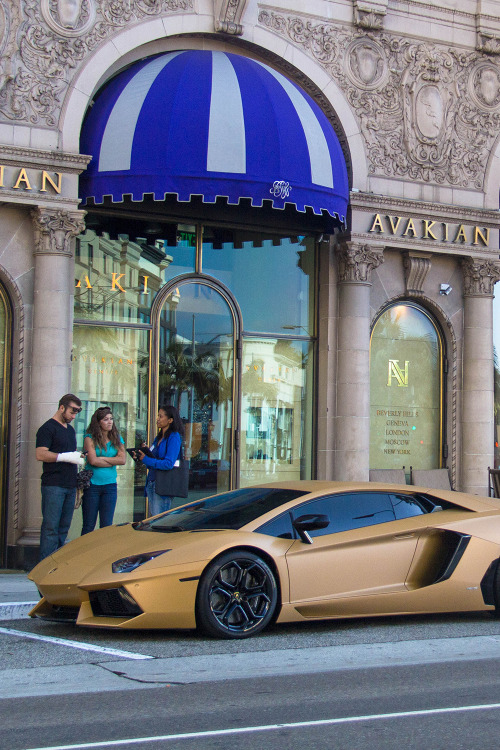 lukance:  Matte Gold Lamborghini | Lukance 