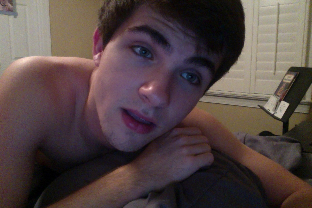 buttpls:  shirtless sabbath 