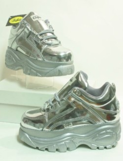 y2kaestheticinstitute:These chrome/metallic