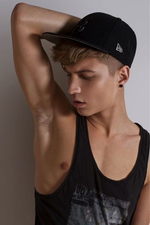 those-cute-boys:  more cute boys: http://those-cute-boys.tumblr.com