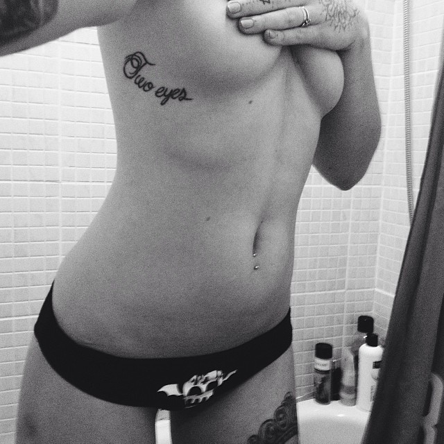 wildfoxwithowleyes:  You know what? it’s #sundies in @creepstreet undies ✌️👽