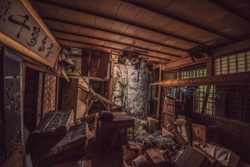 Abandoned Mansion - B森の廃洋館,日本