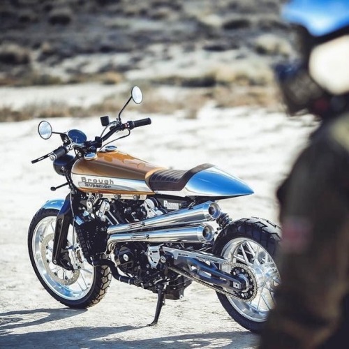 caferacersofinstagram - The @brough_superior_motorcycles Pendine...