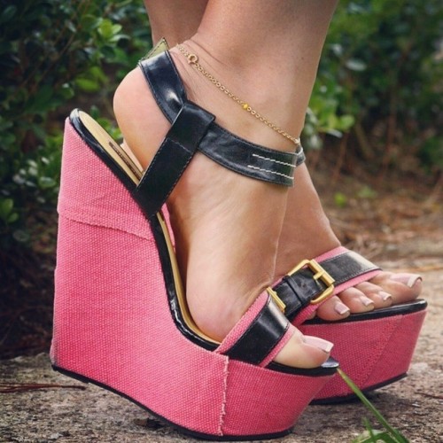 mylasexy-gal: Babes in high heels and the high heels