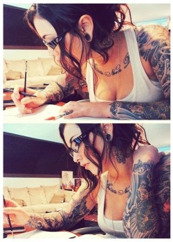 tattoosngirls:  Inked babe!