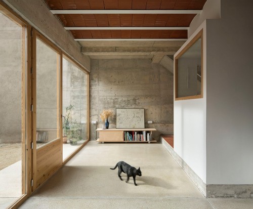 keepingitneutral:Casa Collumpio, Barcelona, Spain, Designed by Mach Architects