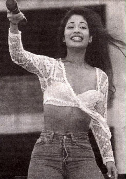lxssa-rxse:Today marks 20 years since the Queen of Tejano music passed away. Selena