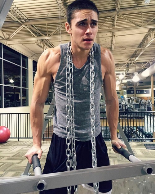 jocksexslave:  Jock slave trained in chains