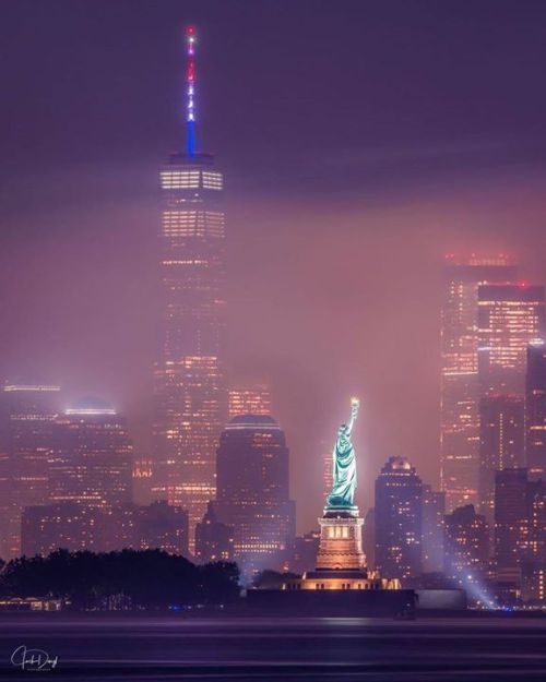 newyorkcityfeelings:NYC @jackdarylphotography Sunday, July 14, 2019 6:06 PM 73°F