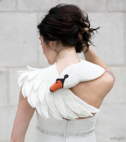 mymodernmetselects: Elegant Felted Birds are Beautifully Unconventional Fall Scarves If you’re