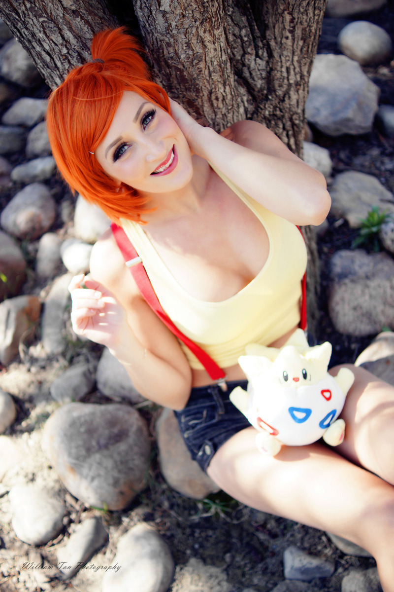 sexy-cosplay-scroll:  Holly Wolf (Misty) and Vicky Lau (Ash) from Pokemon