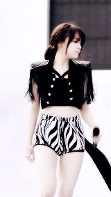  Minah looking amazing during Female President live performance 
