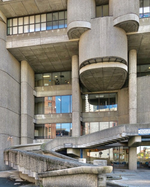 The most famous detail of Paul Rudolph’s Boston Government Service Center: the Lindemann Center’s en