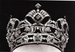 Royaland:  Glitter-Of-Jewelry:  Maria Josepha Of Austria. Diadem Made In 1903 For