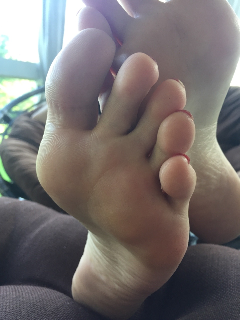 savetheplanetkillyourself75:  sashasoles:  Checking my Instagram…  👣😍😛🤘🏻