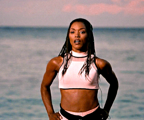 beyonce-knowles-carter:  Angela Bassett as Stella Payne inHOW STELLA GOT HER GROOVE