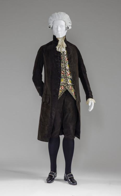 fripperiesandfobs:Suit ca. 1780From LACMA