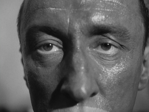 visionsoflight:Young and Innocent・ ・ ・Director: Alfred HitchcockDirector of Photography: Bernard Kno