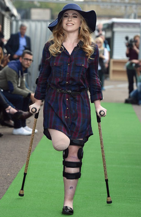 phelddagrif: Lost her leg in the Alton Towers crash.  She made her catwalk debut at a Models of Dive