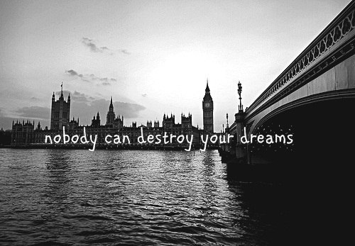 teenagepics:  If you’re a teen you must follow this blog. 