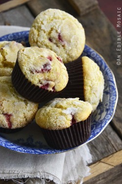 foodffs:  Strawberry Lemonade MuffinsFollow