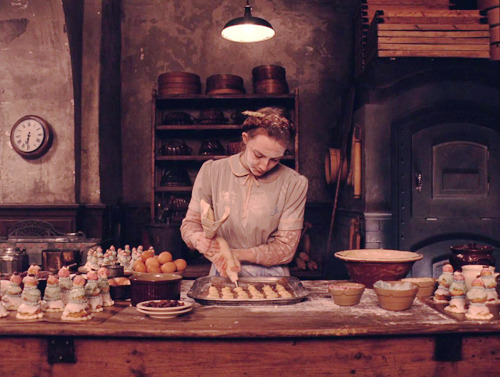 loverscarvings:  icapturetheperiodpieces: The Grand Budapest Hotel (2014)   Watched this for the first time today beautiiiful