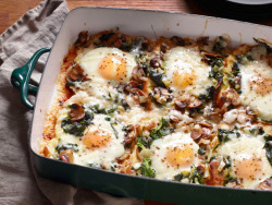 foodffs:  Mushroom-Spinach Baked Eggs Really nice recipes. Every hour. 