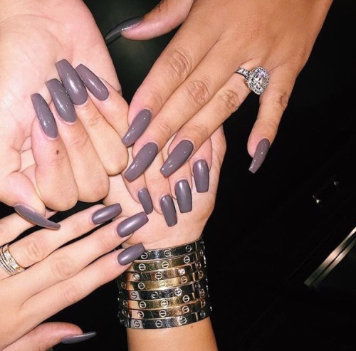 Those cartier bracelets😍😍