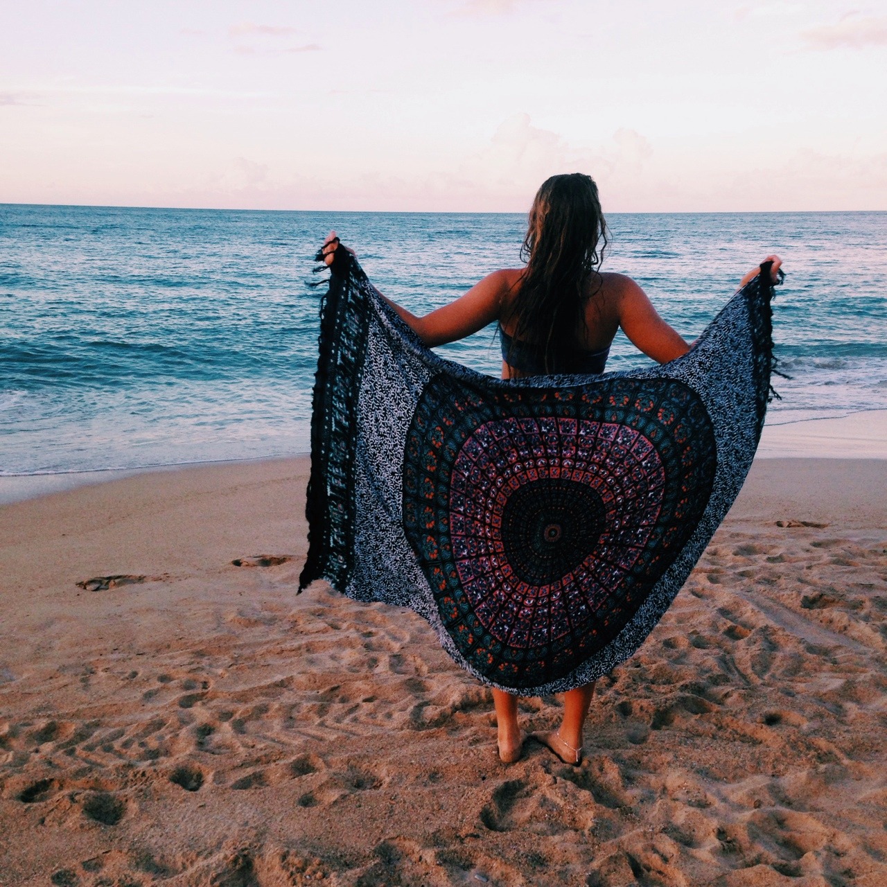 funkaah:  upclosefromafar:  ~My Hidden Nirvana~  indie / boho / more 