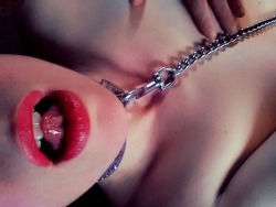 shecallsmemaster:  The mouth, the lips, the tongue, the chain.